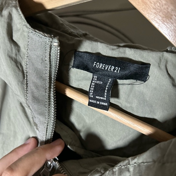 Forever21 Oversized Cropped Olive Green Jacket with Elastic Waist, Size Small - Picture 3 of 7